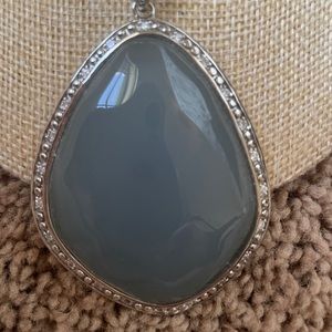 NWOT Miriam Salat Resin Pendant Necklace